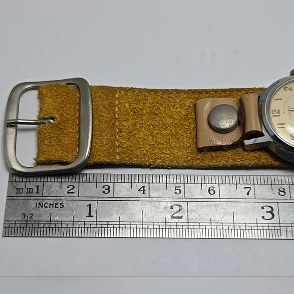 Womens Vintage Rare Timex Sportster Manual Wind Dustproof Watch Keeps Time - Picture 8 of 11